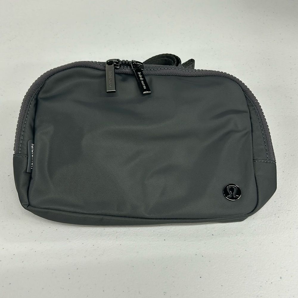 Lululemon Belt Bag Large - Traverse Grey